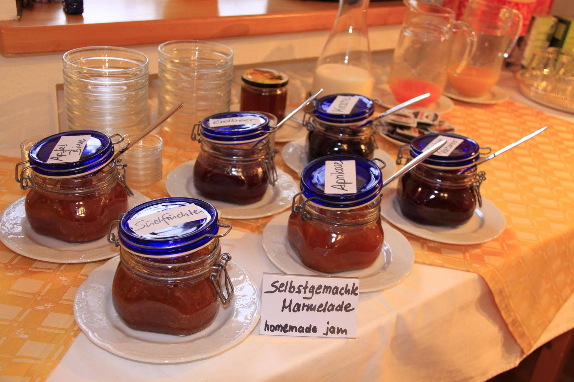 Pension Bernhardhof Otterfing ภายนอก รูปภาพ