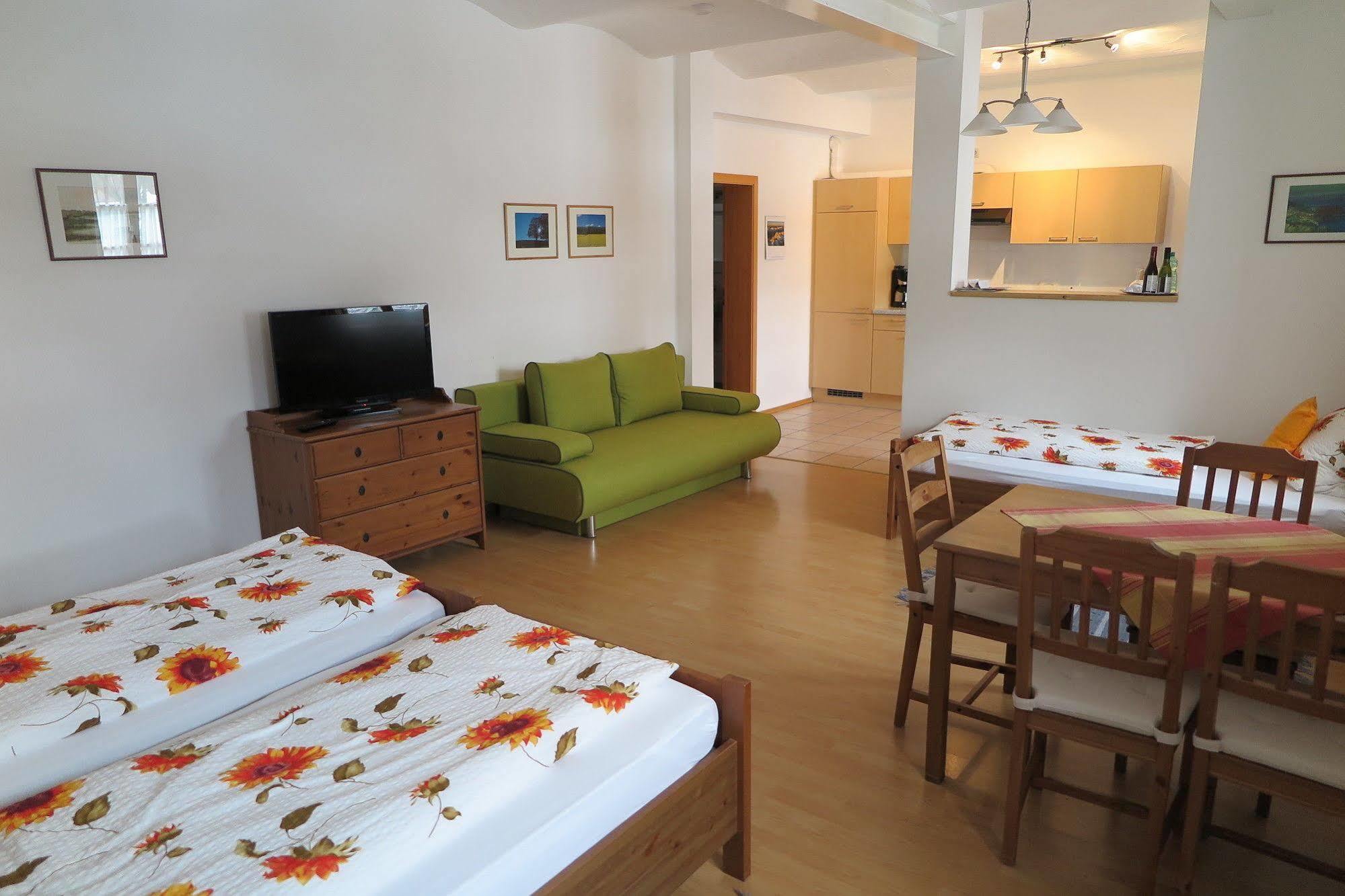 Pension Bernhardhof Otterfing ภายนอก รูปภาพ